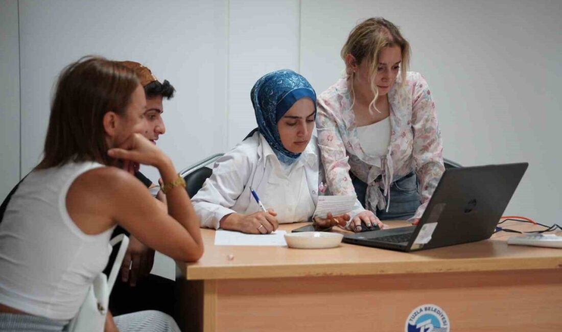 Tuzla Belediyesi, üniversite adaylarının tercih döneminde doğru karar vermelerine katkı