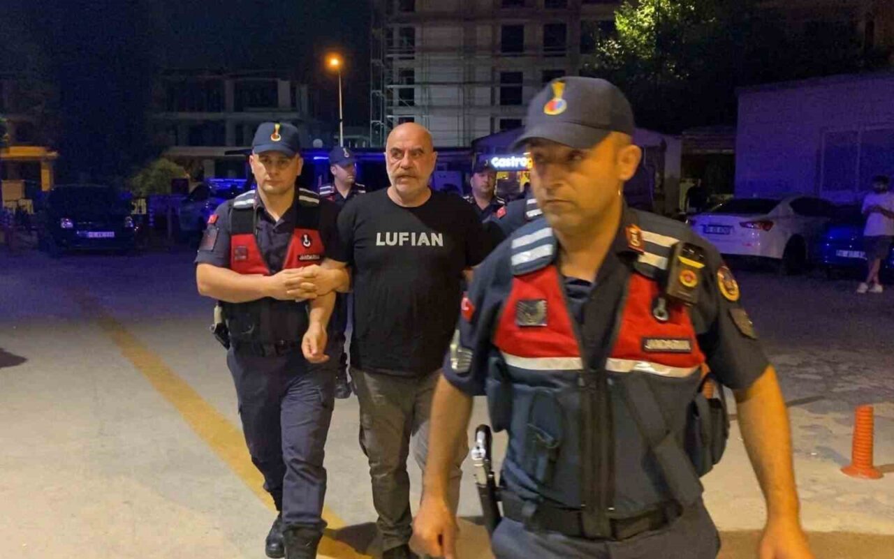 Bursa'nın İnegöl ilçesinde düzenlenen jandarma operasyonunda gözaltına alınan yönetmen Ezel