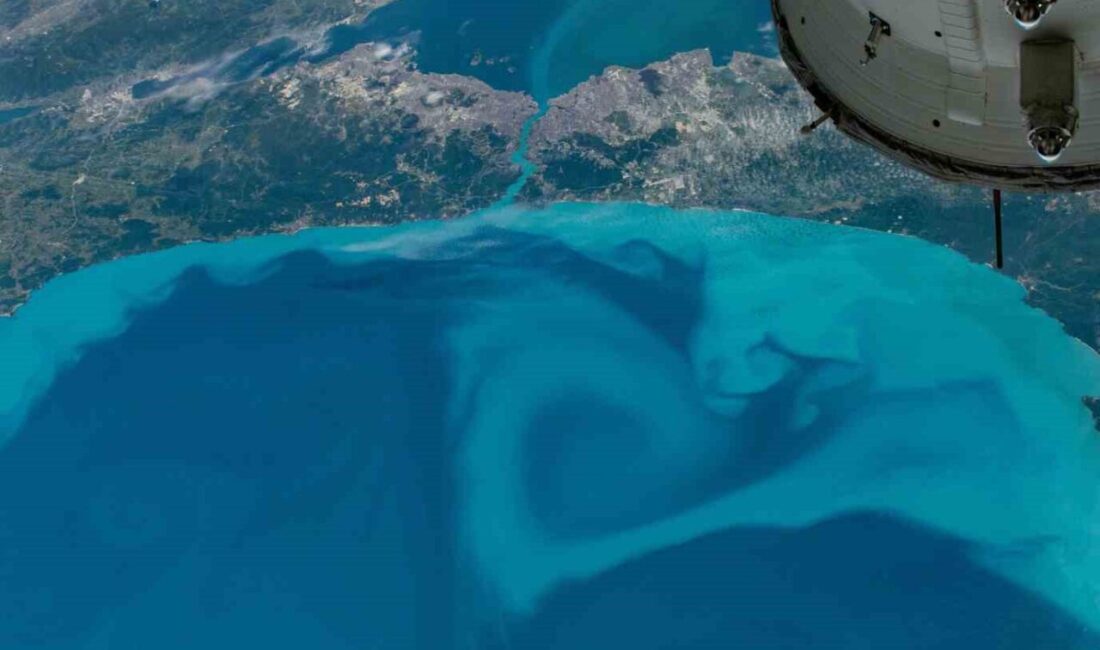 Uzaydan İstanbul’un turkuaz hali görüntülendi ABD Ulusal Havacılık ve Uzay Dairesi (NASA), Karadeniz ile Marmara