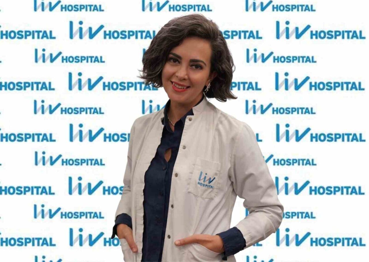 Uzmanından diş beyazlatma uyarısı: “Her yöntem güvenli değil” Diş Hekimi Aydan Gürcan, diş beyazlatma işleminin mutlaka hekim kontrolünde