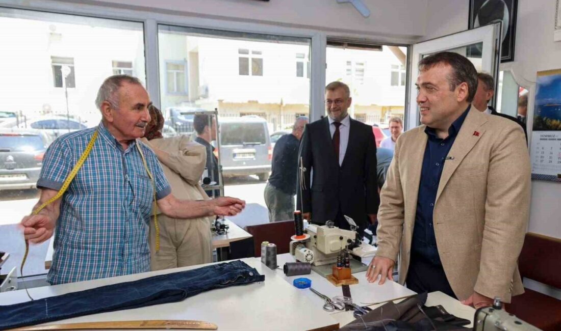 Vali Sözer esnaf ve vatandaşla bir araya geldi Bilecik Valisi Faik Oktay Sözer, esnaf ve vatandaşla bir araya