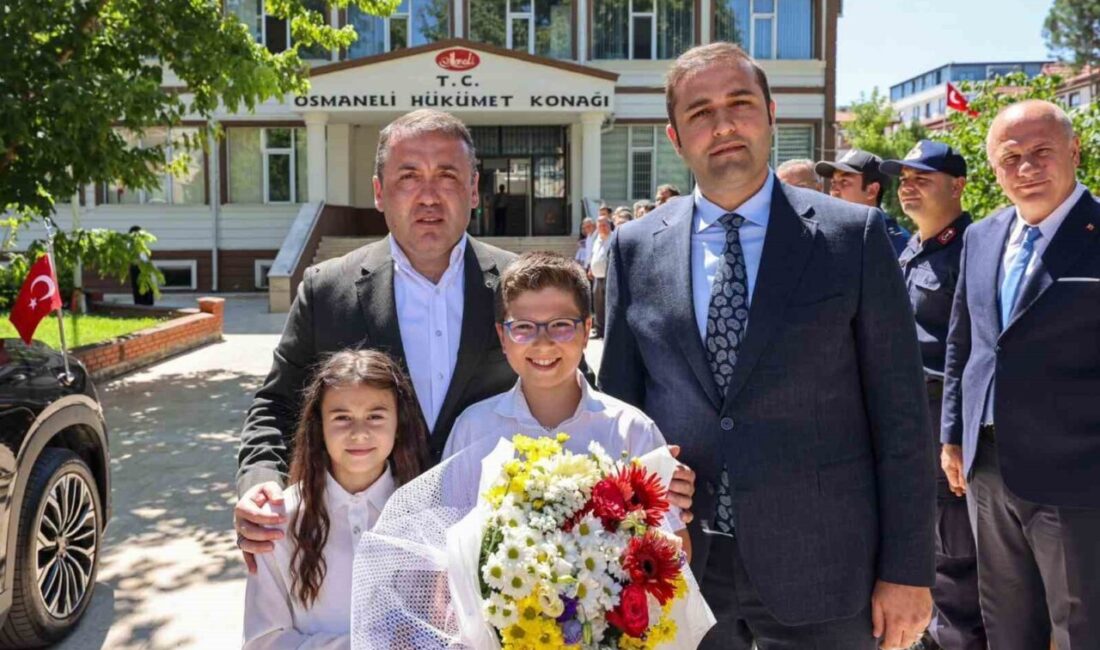Vali Sözer, Osmaneli’ndeki kamu yatırımlarını değerlendirdi Bilecik Valisi Faik Oktay Sözer, Bilecik’in Osmaneli ilçesindeki kamu yatırımlarını