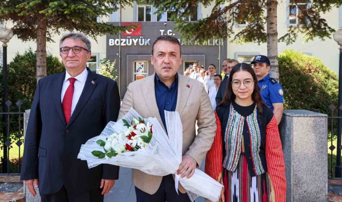 Vali Sözer’den Kaymakam Helvacı’ya iade-i ziyaret Bilecik Valisi Faik Oktay Sözer, Bozüyük Kaymakamı Ahmet Naci Helvacı’ya