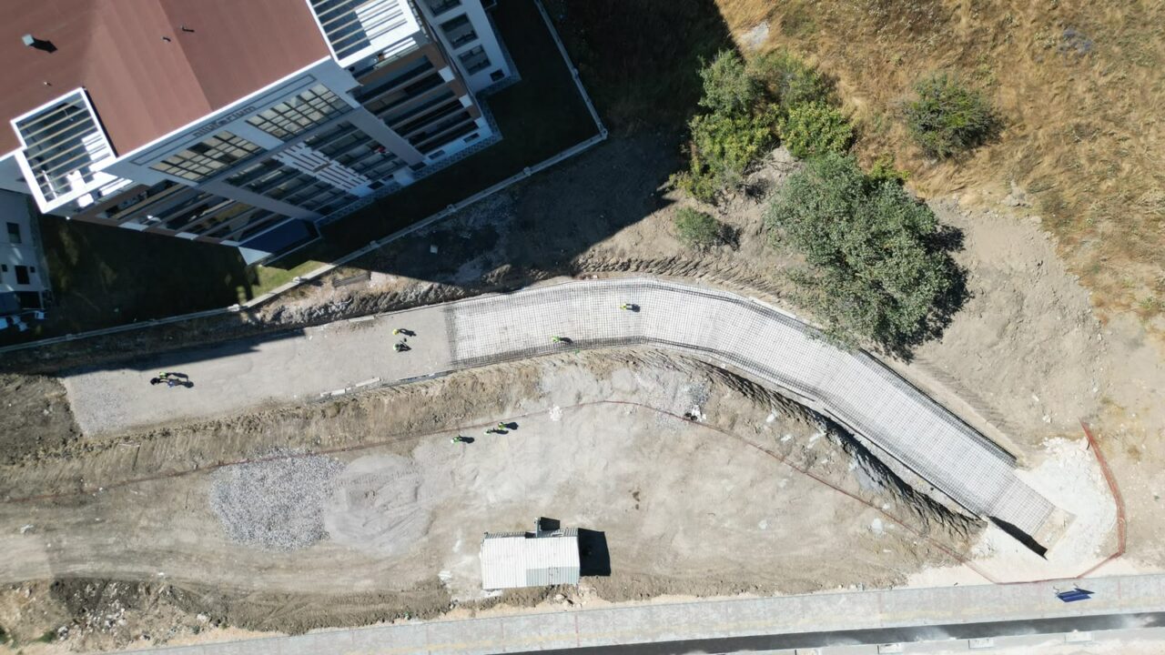 Bursa Büyükşehir Belediyesi, Nilüfer'deki 30 Ağustos Zafer Mahallesi'nde 4 kilometrelik