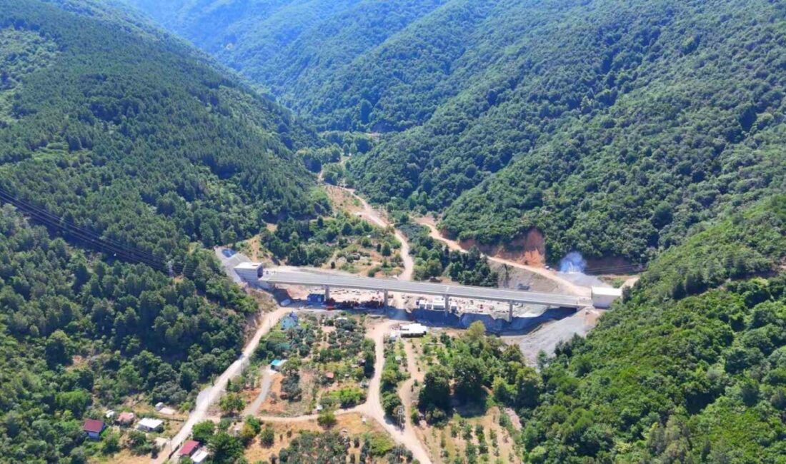Yalova-Armutlu yolu tamamlanıyor 1998 yılında ihale edilen ve yıllardır tamamlanması beklenen Yalova-Armutlu kara