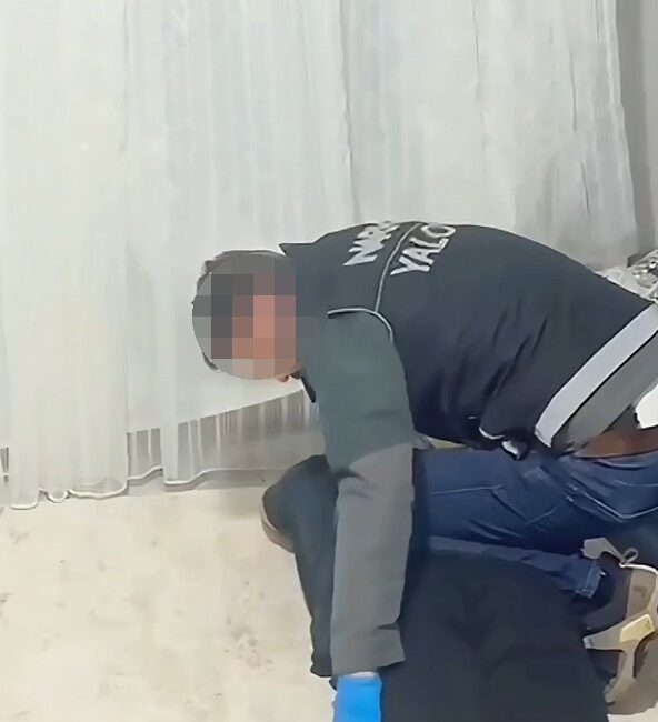 Yalova’da polis ekipleri tarafından düzenlenen uyuşturucu operasyonlarında gözaltına alınan 3