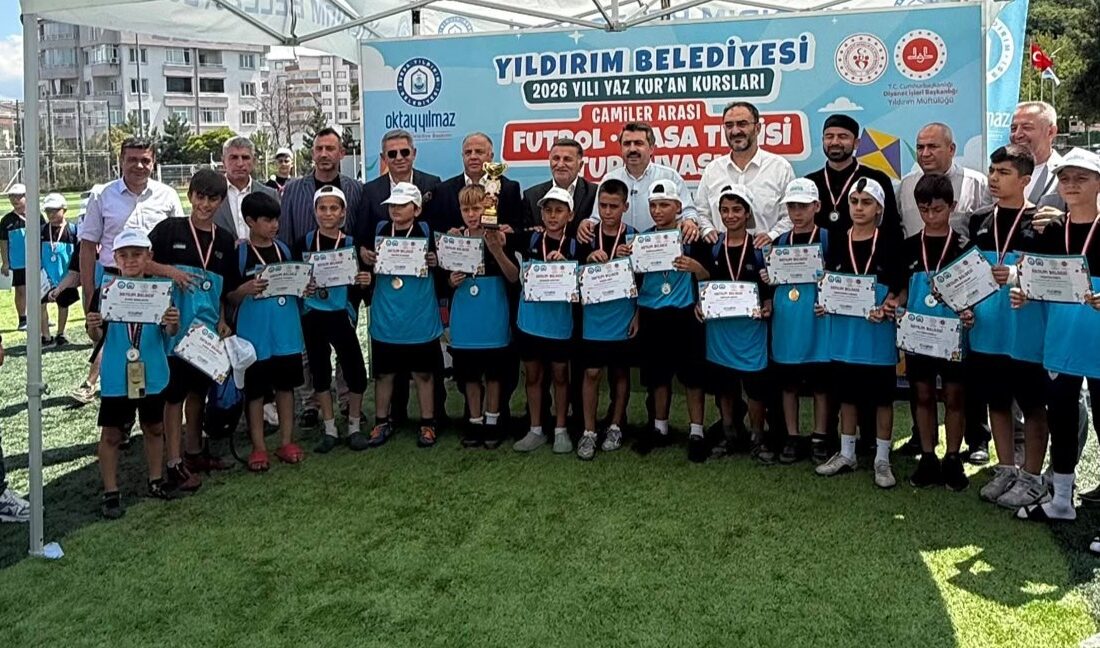 Yaz Kur’an kursları geleceğin teminatı çocukları yetiştiriyor Türk Diyanet Vakıf-Sen Genel Sekreteri Eyüp Bulut, Bursa’da faaliyet gösteren