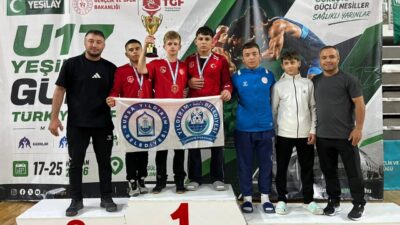 Yıldırım Belediyespor, Sivas'ta düzenlenen U17 Yıldızlar Güreş Grup Şampiyonası'nda takım