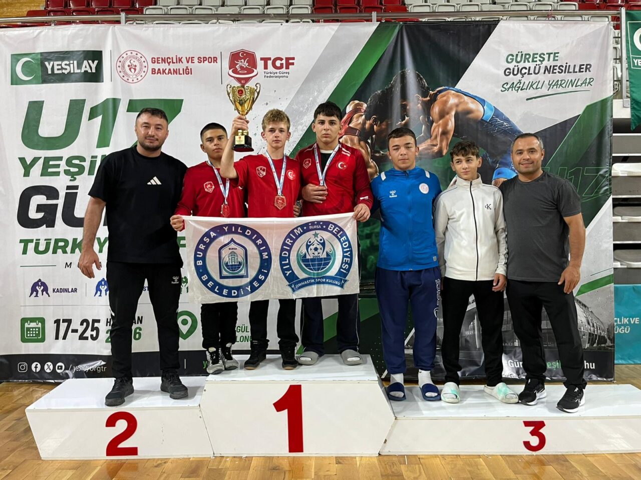 Yıldırım Belediyespor, Sivas'ta düzenlenen U17 Yıldızlar Güreş Grup Şampiyonası'nda takım