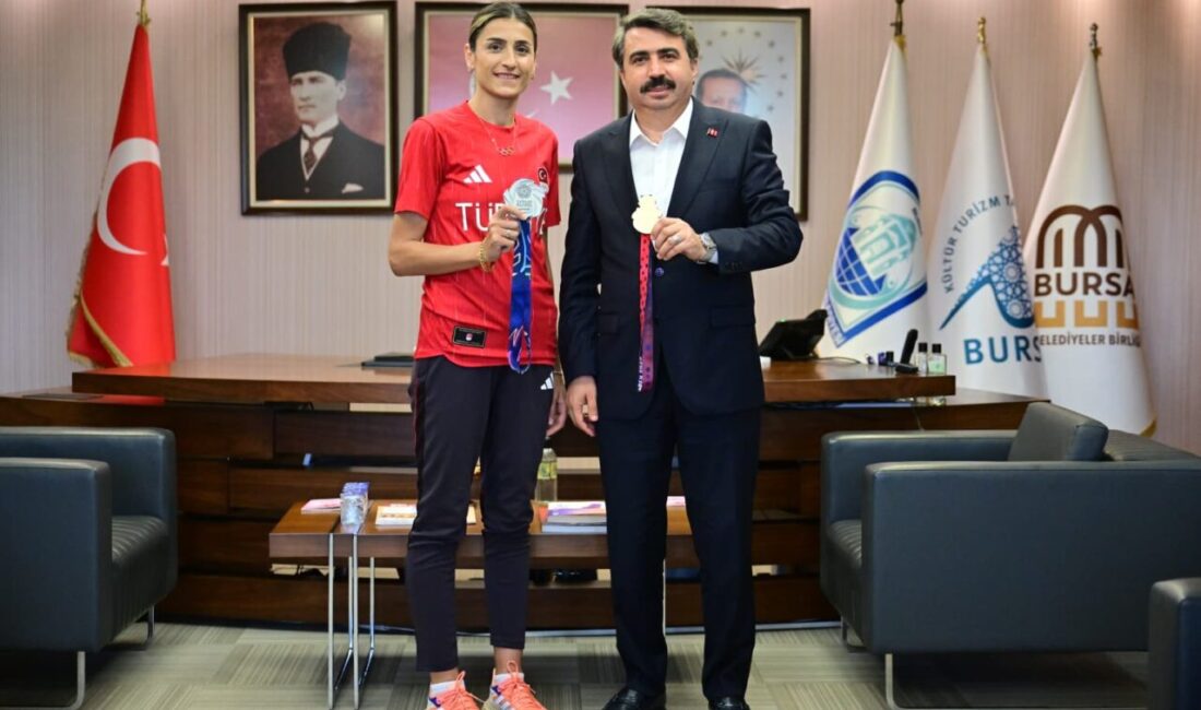 Milli tekvandocu Hatice Kübra İlgün, Kazakistan'da düzenlenen iki uluslararası turnuvadan