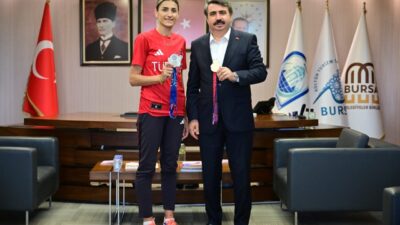 Milli tekvandocu Hatice Kübra İlgün, Kazakistan'da düzenlenen iki uluslararası turnuvadan