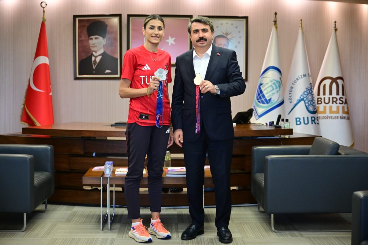 Milli tekvandocu Hatice Kübra İlgün, Kazakistan'da düzenlenen iki uluslararası turnuvadan
