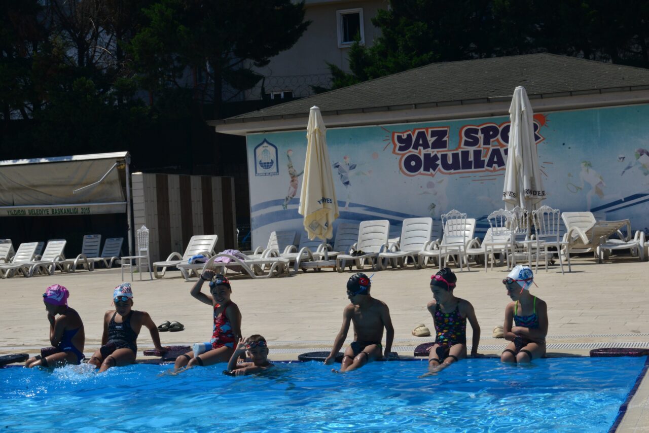 Yıldırım Belediyesi'nin yaz spor okulları, 18 farklı branşta binlerce çocuğu