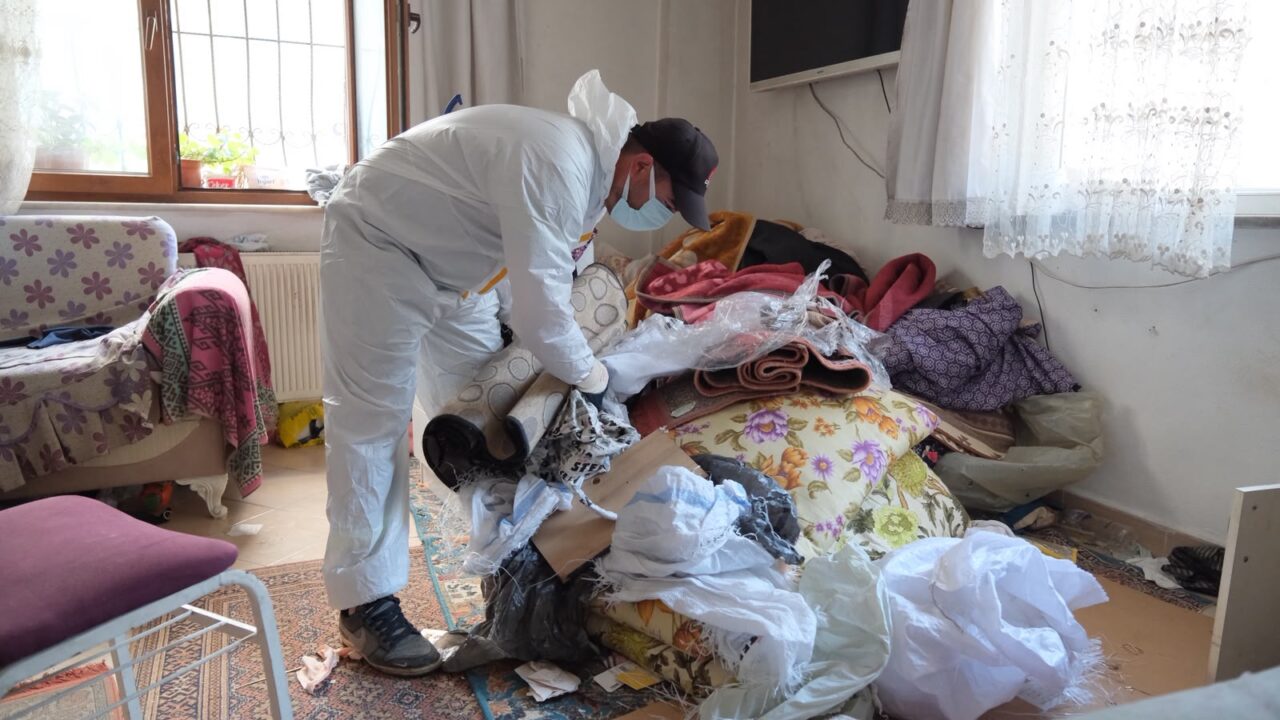 Tam 5 ton çöp temizlendi 1 Bülten Medya -