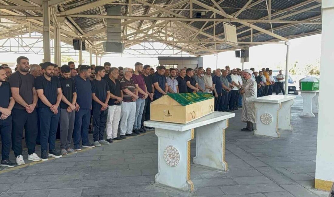 Yürek yakan görüntüler: Küçük Kadir’in bulunduğu anlar kamerada Bursa’nın İnegöl ilçesinde site içerisinde oynarken kaybolan ve ardından yüzme