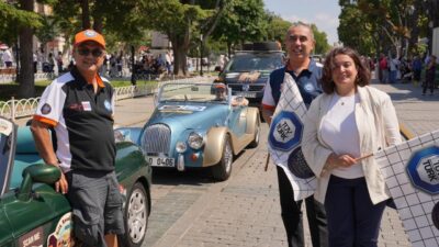 TÜVTÜRK’ün desteğiyle ilk kez düzenlenen Anadolu Dostluk Rallisi, İstanbul Sultanahmet’ten