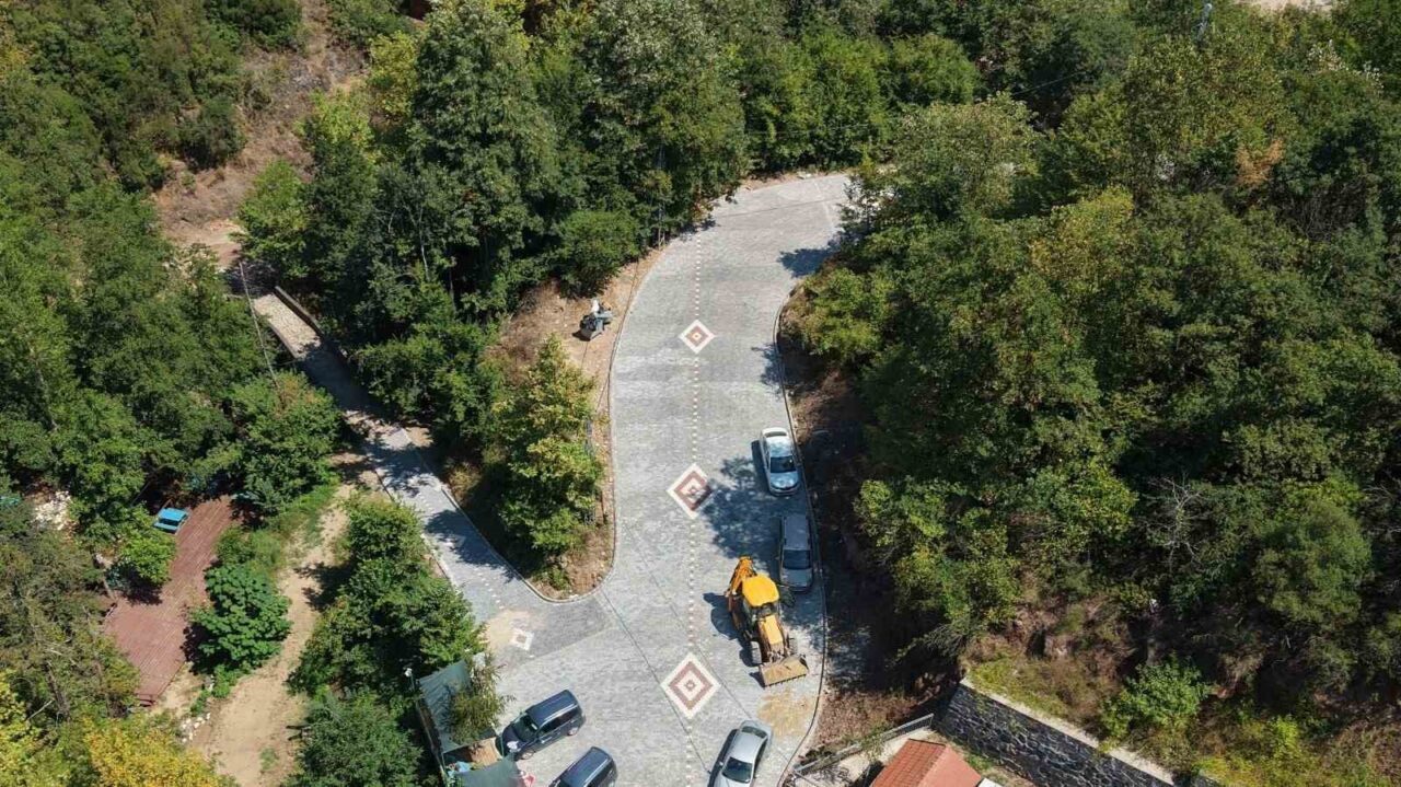 150 yıllık köprünün bağlantı yoluna parke döşendi 8 Bülten Medya -