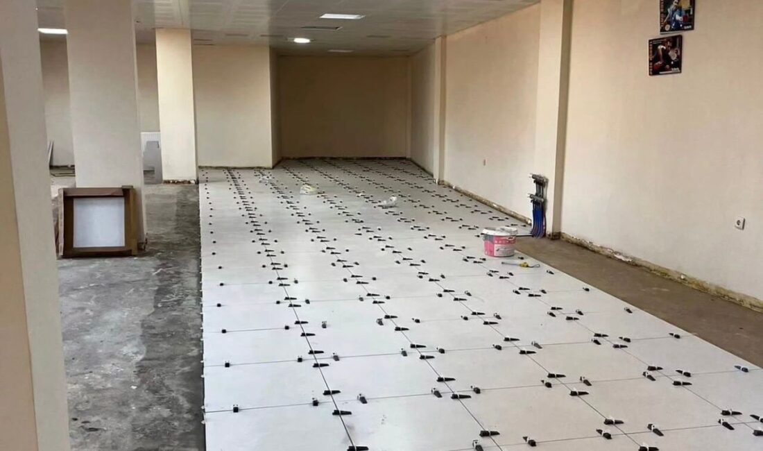 Bandırma 17 Eylül Stadyumu bünyesinde bulunan 2 çok amaçlı salonda