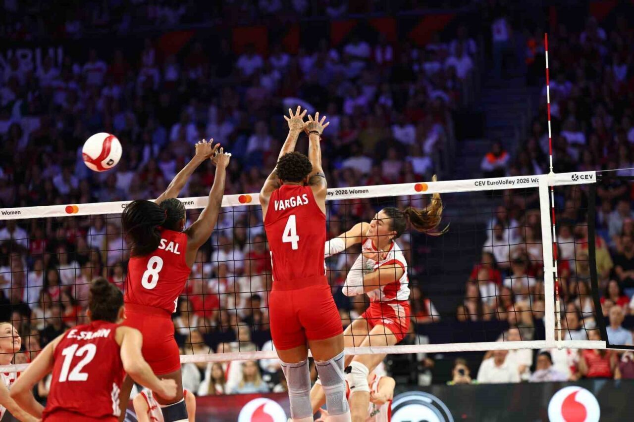 2026 CEV Avrupa Voleybol Şampiyonası: Türkiye: 2 - Polonya: 3 129 Bülten Medya -