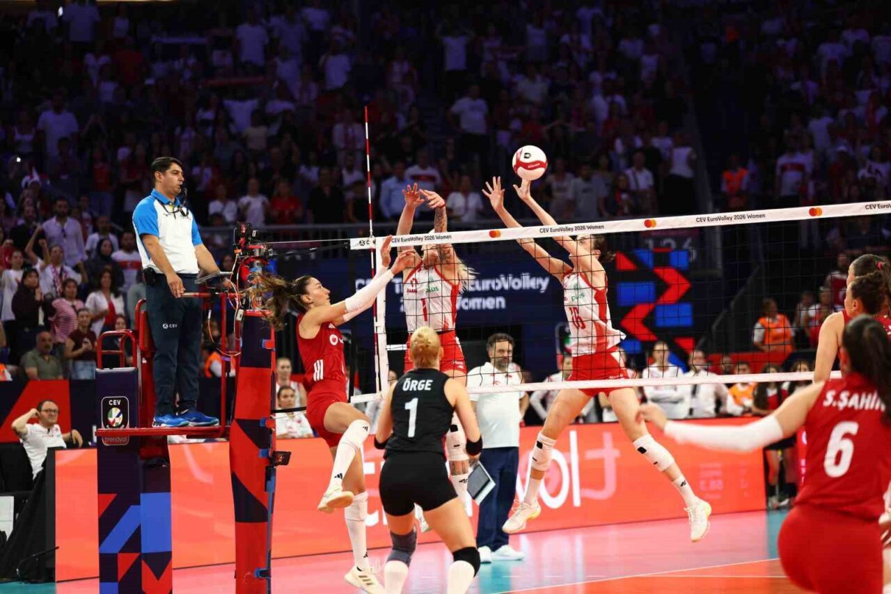 2026 CEV Avrupa Voleybol Şampiyonası: Türkiye: 2 - Polonya: 3 140 Bülten Medya -