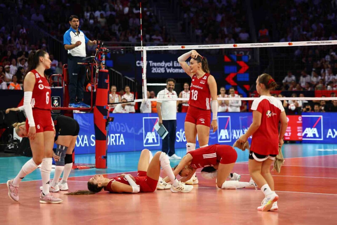 2026 CEV Avrupa Voleybol Şampiyonası: Türkiye: 2 - Polonya: 3 136 Bülten Medya -