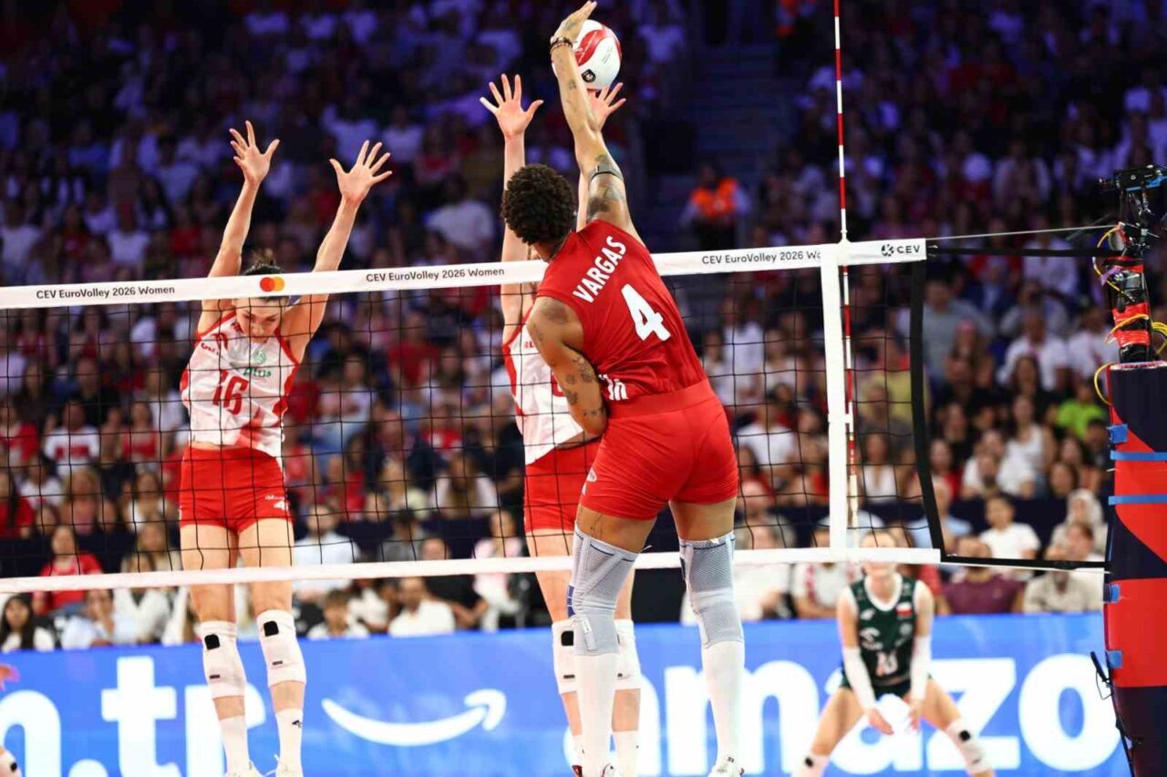 2026 CEV Avrupa Voleybol Şampiyonası: Türkiye: 2 - Polonya: 3 115 Bülten Medya -