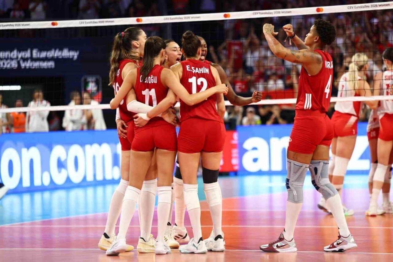 2026 CEV Avrupa Voleybol Şampiyonası: Türkiye: 2 - Polonya: 3 128 Bülten Medya -