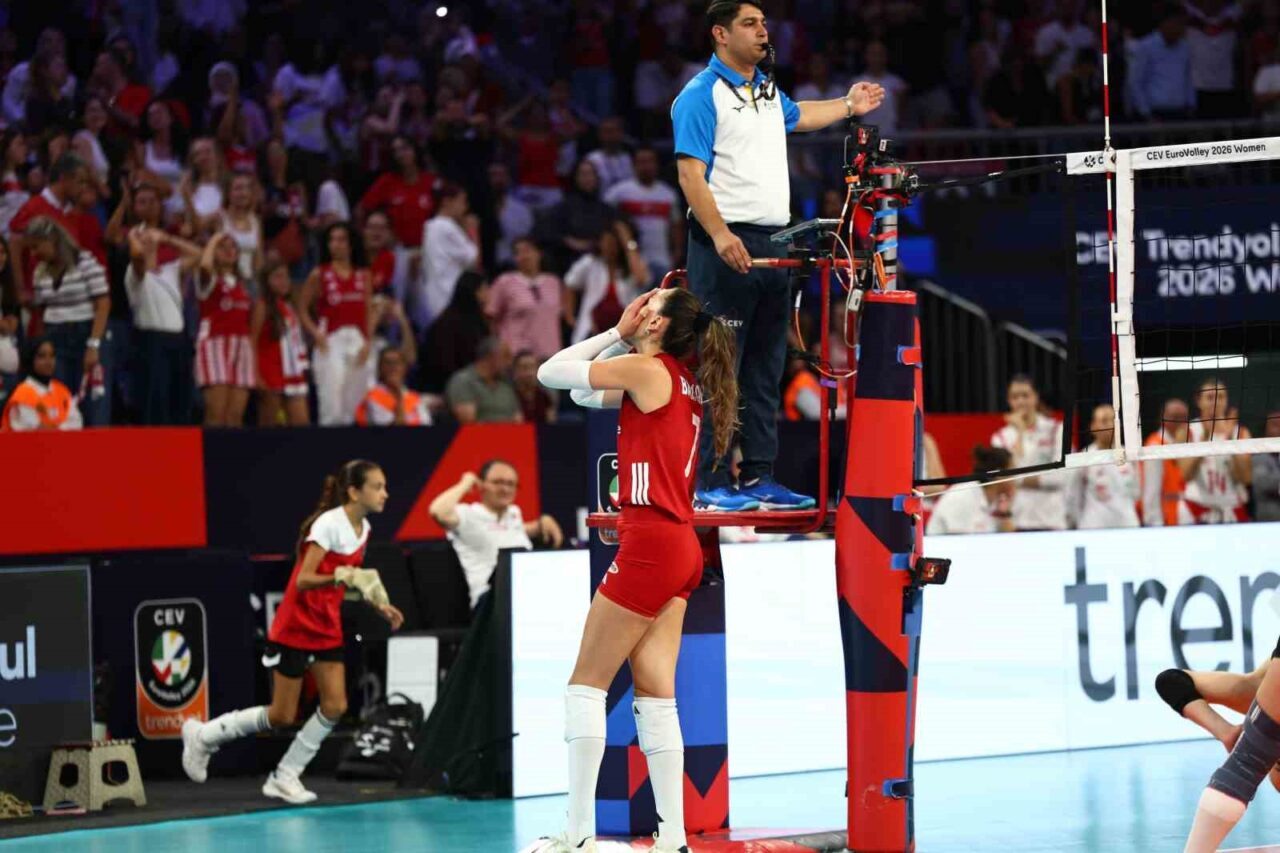 2026 CEV Avrupa Voleybol Şampiyonası: Türkiye: 2 - Polonya: 3 141 Bülten Medya -