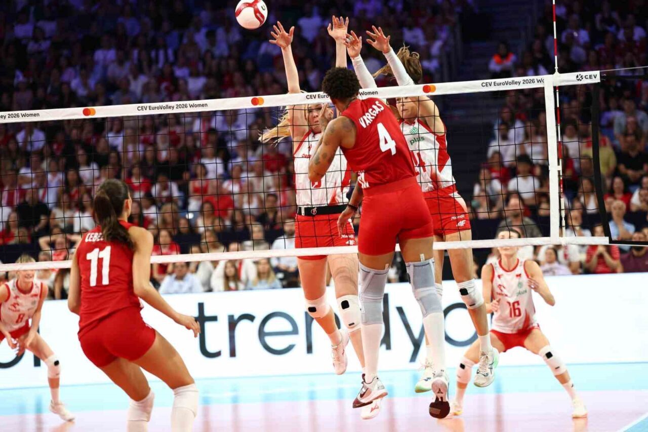 2026 CEV Avrupa Voleybol Şampiyonası: Türkiye: 2 - Polonya: 3 132 Bülten Medya -