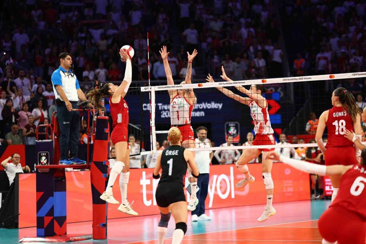 2026 CEV Avrupa Voleybol Şampiyonası: Türkiye: 2 - Polonya: 3 139 Bülten Medya -