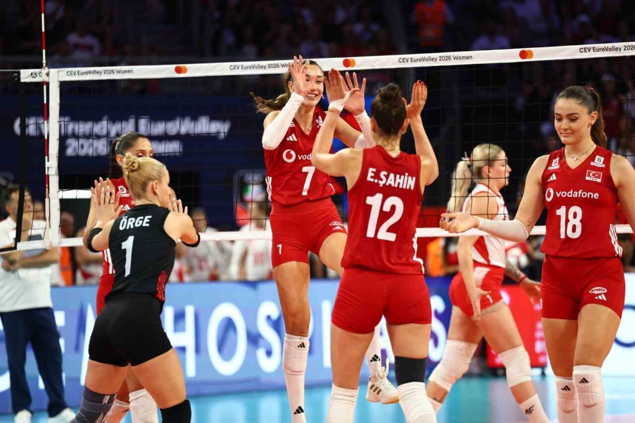 2026 CEV Avrupa Voleybol Şampiyonası: Türkiye: 2 - Polonya: 3 124 Bülten Medya -