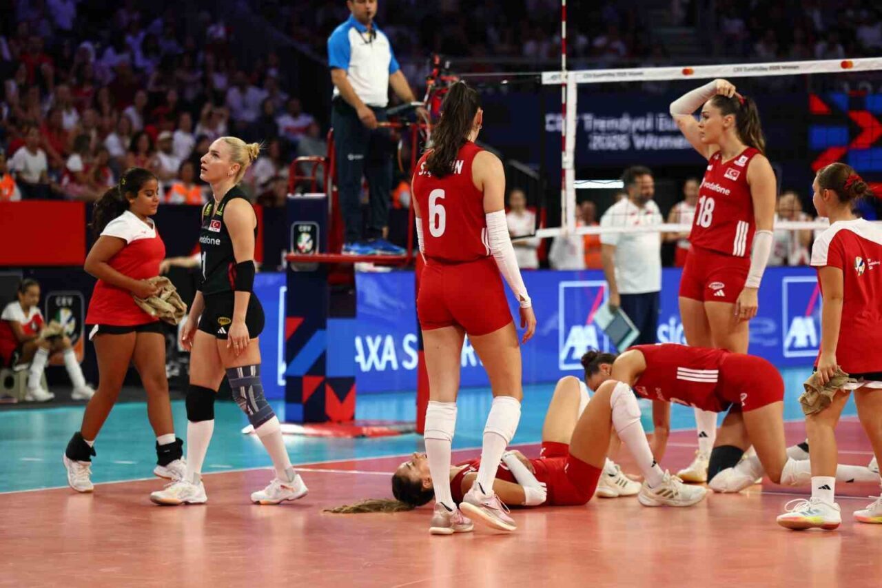 2026 CEV Avrupa Voleybol Şampiyonası: Türkiye: 2 - Polonya: 3 137 Bülten Medya -