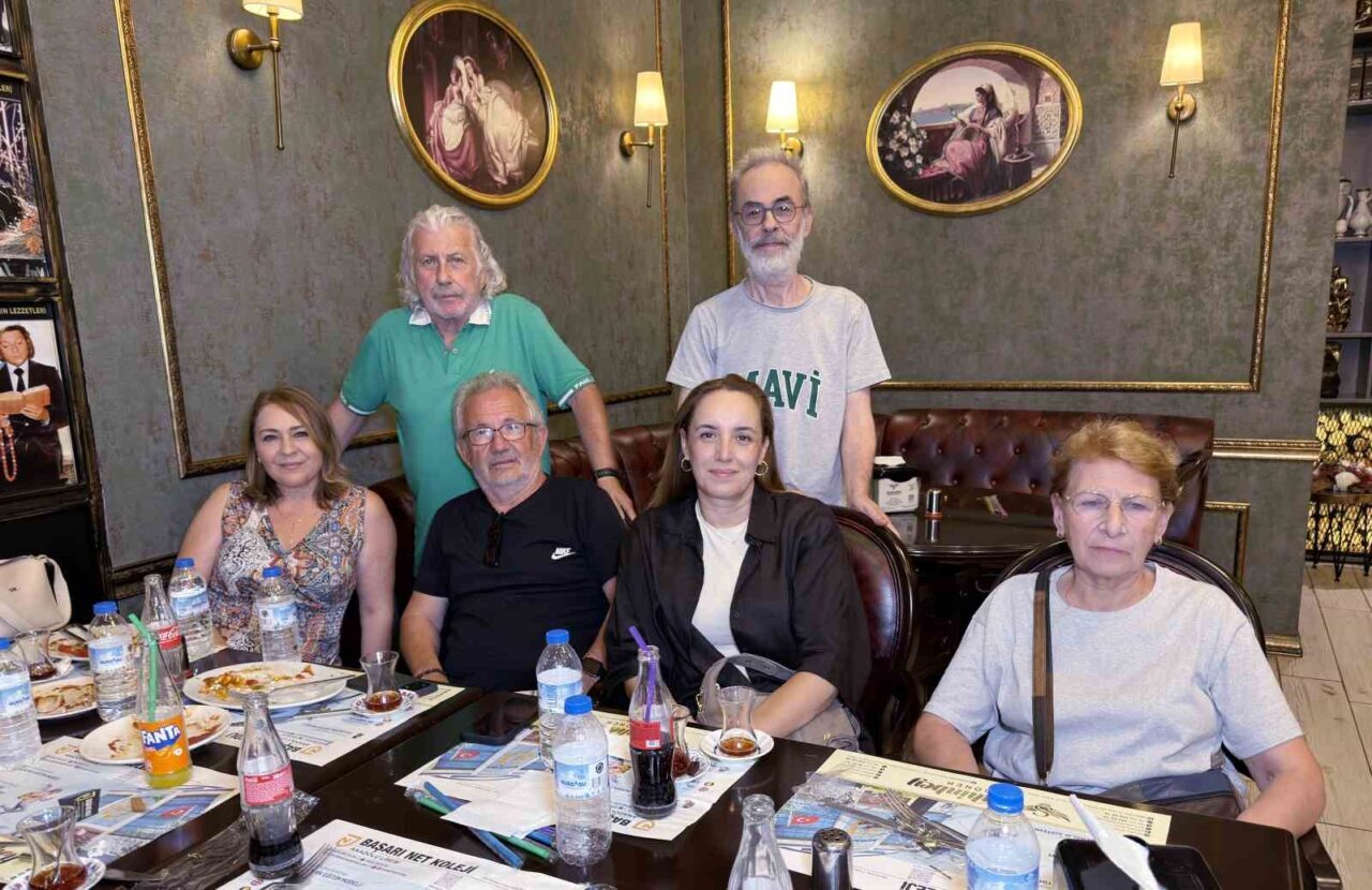24 yıl sonra, efsane dizi geri döndü 22 Bülten Medya -