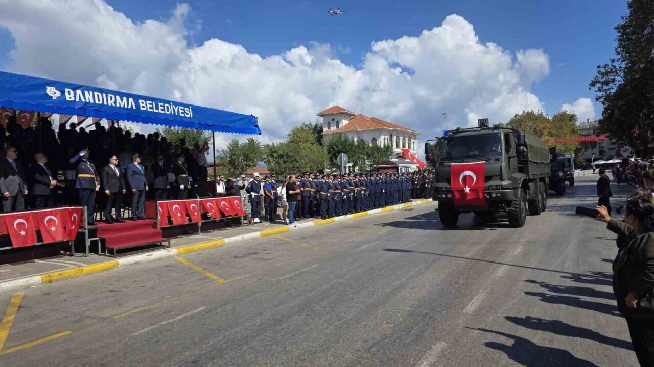 30 Ağustos Zafer Bayramı Bandırma’da törenle kutlandı 24 Bülten Medya -