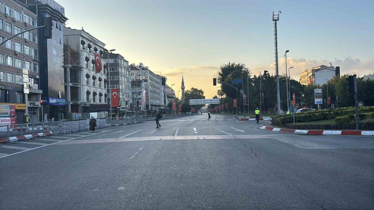 30 Ağustos Zafer Bayramı kutlamaları nedeniyle Vatan Caddesi trafiğe kapatıldı 7 Bülten Medya -