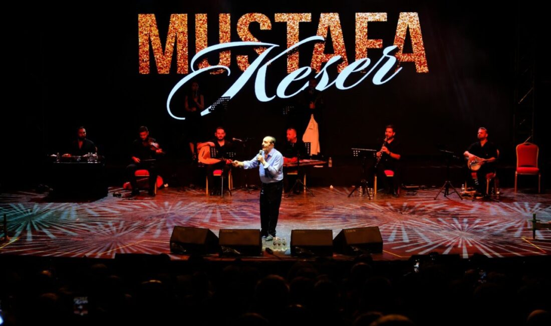 64. Uluslararası Bursa Festivali kapsamında sahne alan Mustafa Keser, sevilen