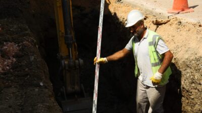 Bursa Büyükşehir Belediyesi, Yıldırım’ın Yavuzselim Mahallesi’nde 160 metrelik pis su