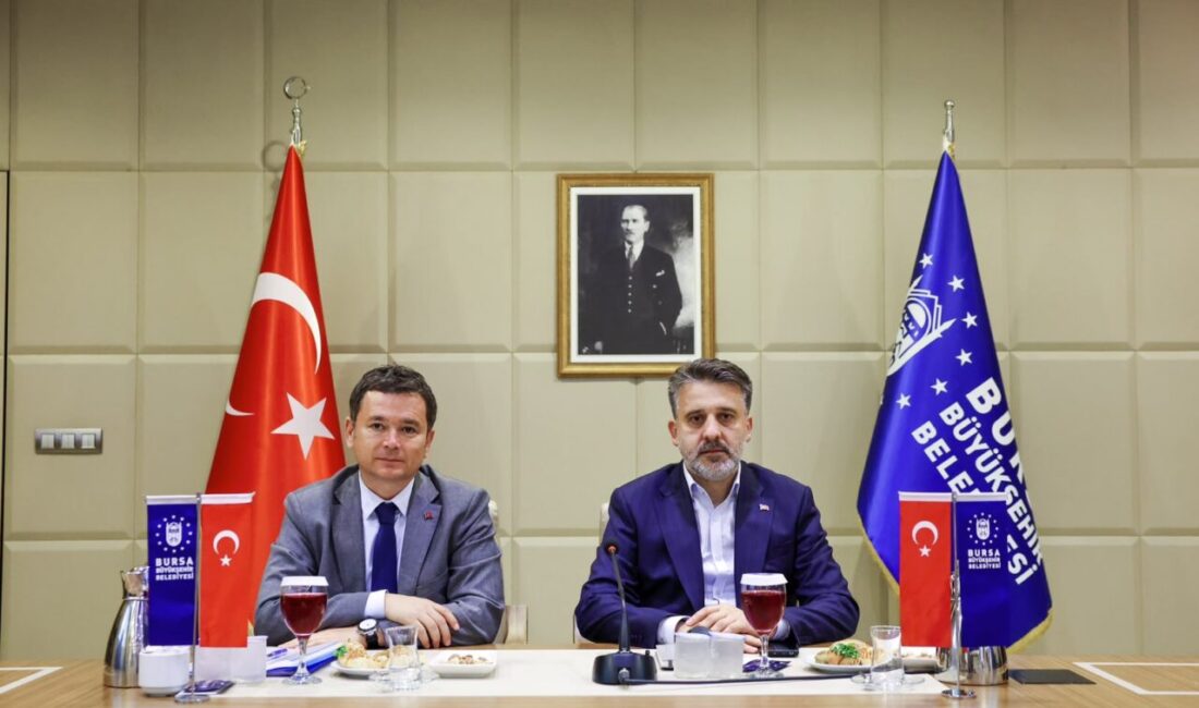 Altıparmak-Çarşamba’da dönüşüm başlıyor Bursa’nın Osmangazi ilçesindeki Altıparmak-Çarşamba bölgesinde kentsel dönüşüm süreci hızlandırılıyor. Bölgede