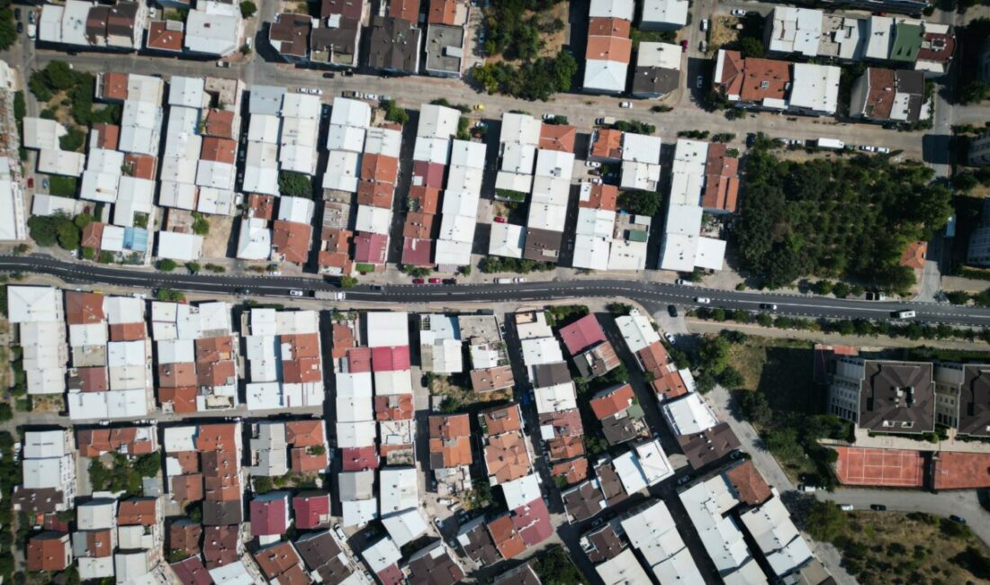 Bursa Büyükşehir Belediyesi, Nilüfer Üçevler Mahallesi’ndeki Dumlupınar Caddesi’nde yol yenileme