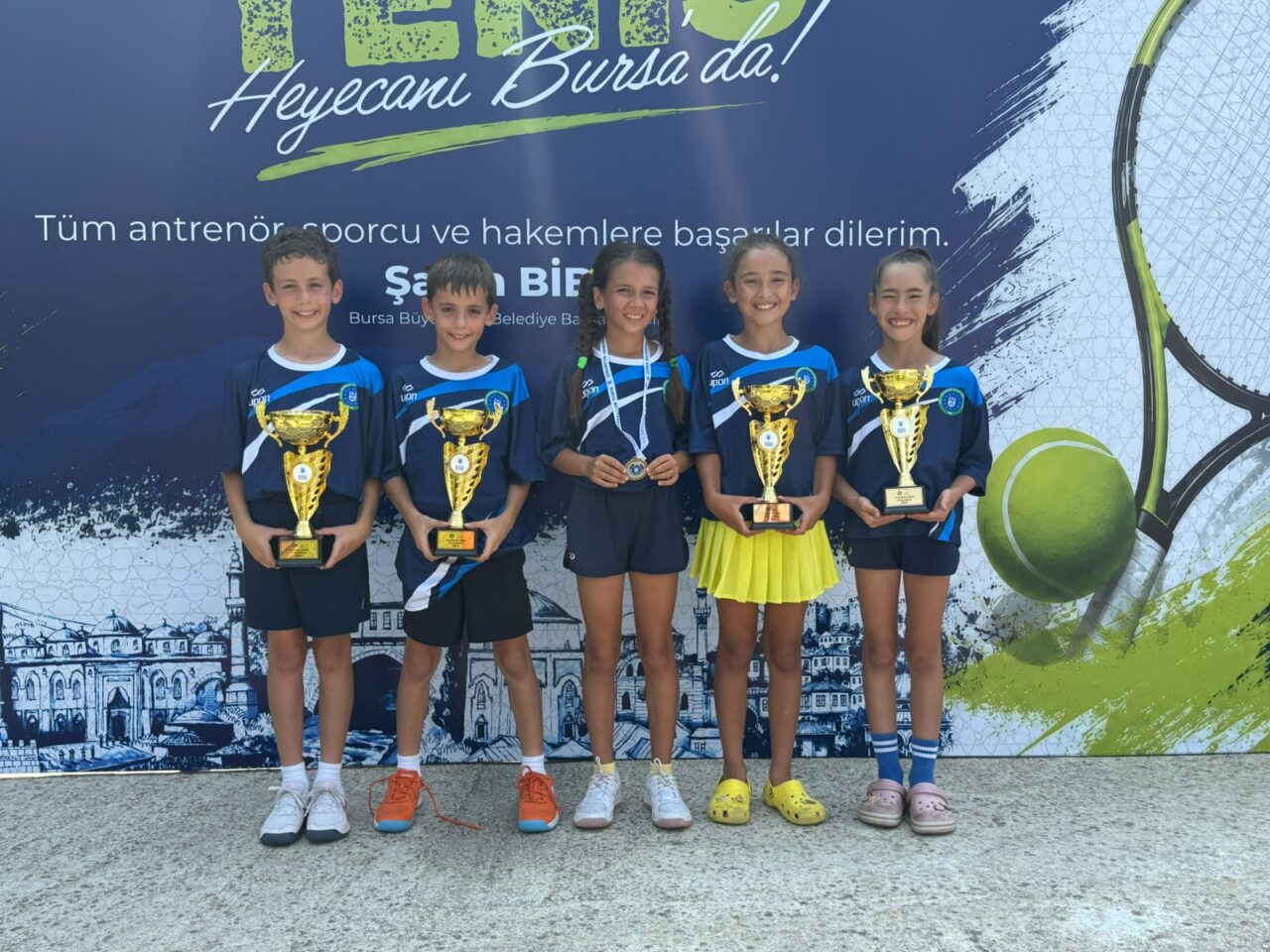 Bursa Büyükşehir Belediyesi’nin ev sahipliğinde düzenlenen 8-9-10 Yaz Kupası Tenis