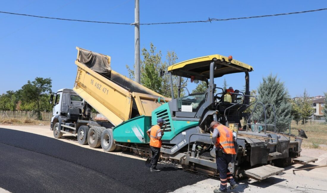 İnegöl’de Yol Baştan Yapıldı Bursa Büyükşehir Belediyesi, İnegöl Cumhuriyet Mahallesi’ndeki Çalıkavak güzergahını 1.200 ton
