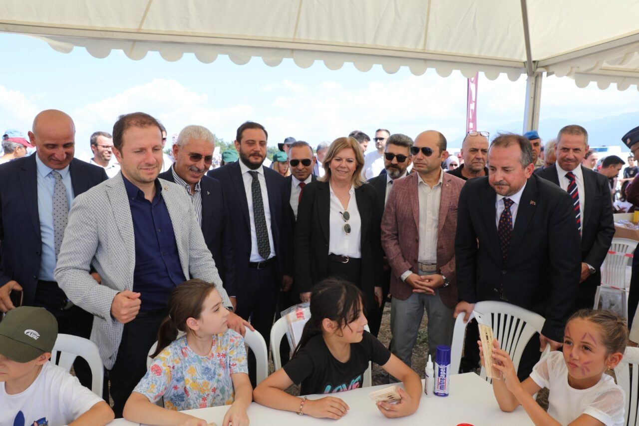 Bursa’da 30 Ağustos coşkusu gökyüzüne taşındı! 2 Bülten Medya -
