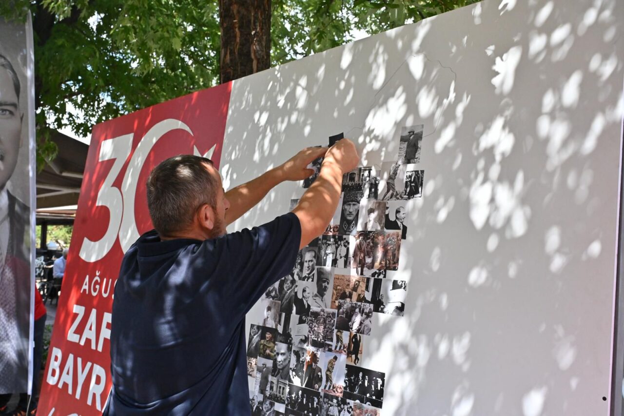 Bursa’da yüzlerce fotoğraf birleşti! 2 Bülten Medya -