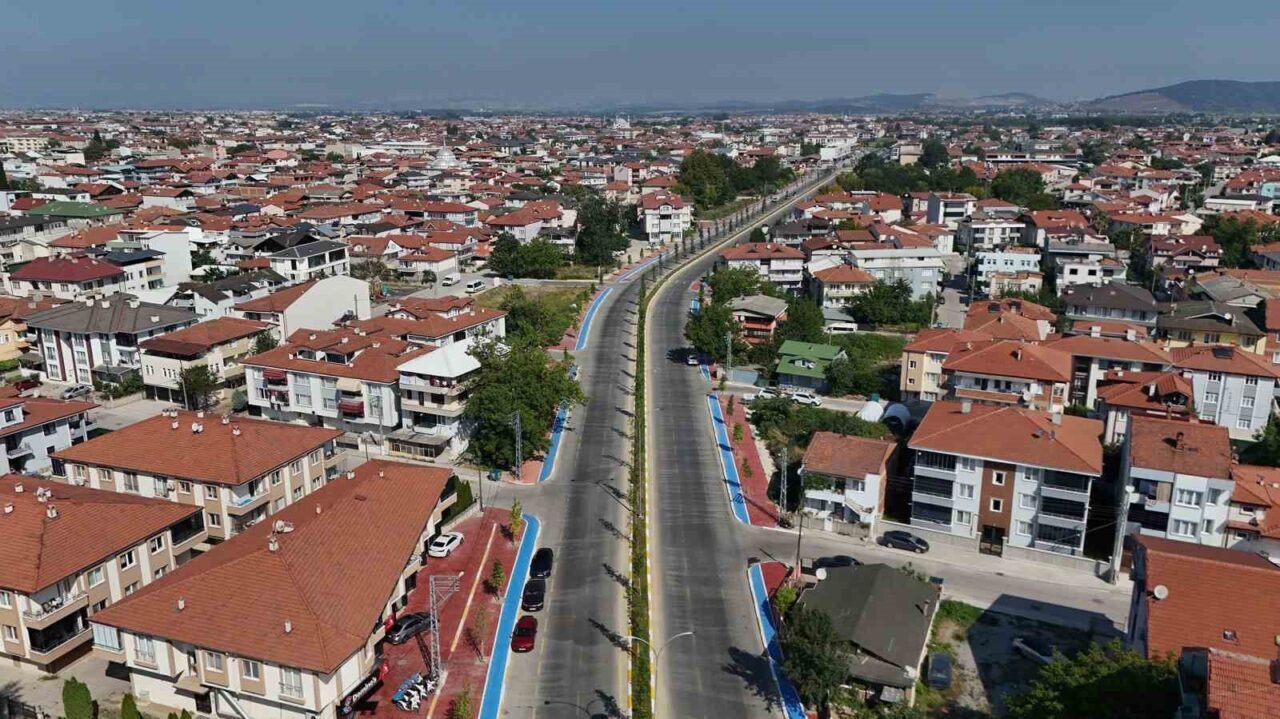 4 kilometrelik cadde üzerindeki aydınlatma çalışmaları tamamlandı 10 Bülten Medya -