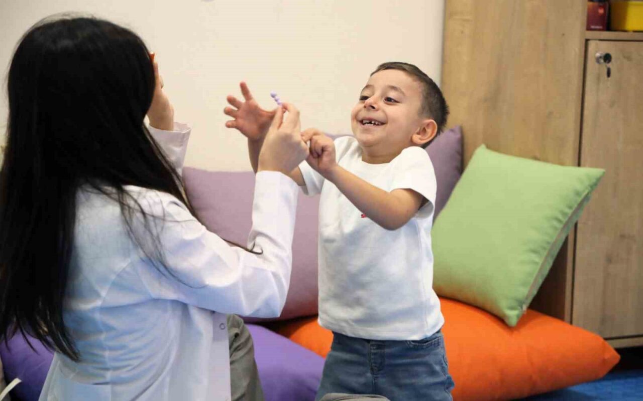 Kocaeli’de Gonca Engelsiz Yaşam Merkezi’nde yaklaşık bir yıldır dil ve