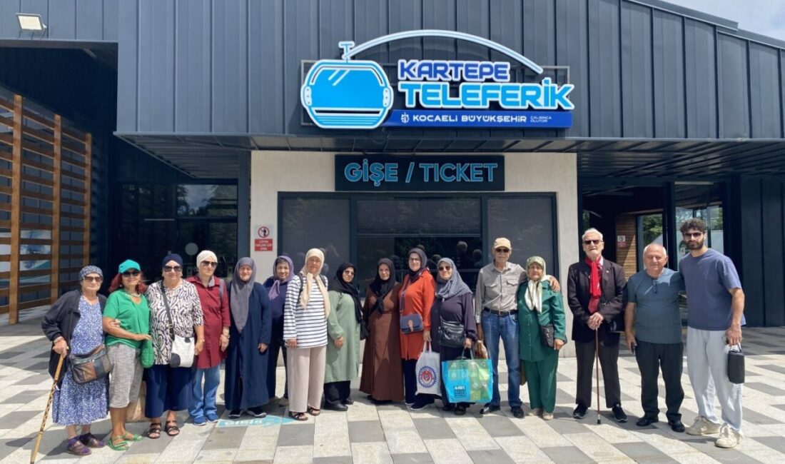65 yaş üstü bireyler teleferikle Kuzuyayla’yı keşfetti Kocaeli’de 65 yaş ve üzeri bireyler, Kartepe’ye düzenlenen gezi kapsamında