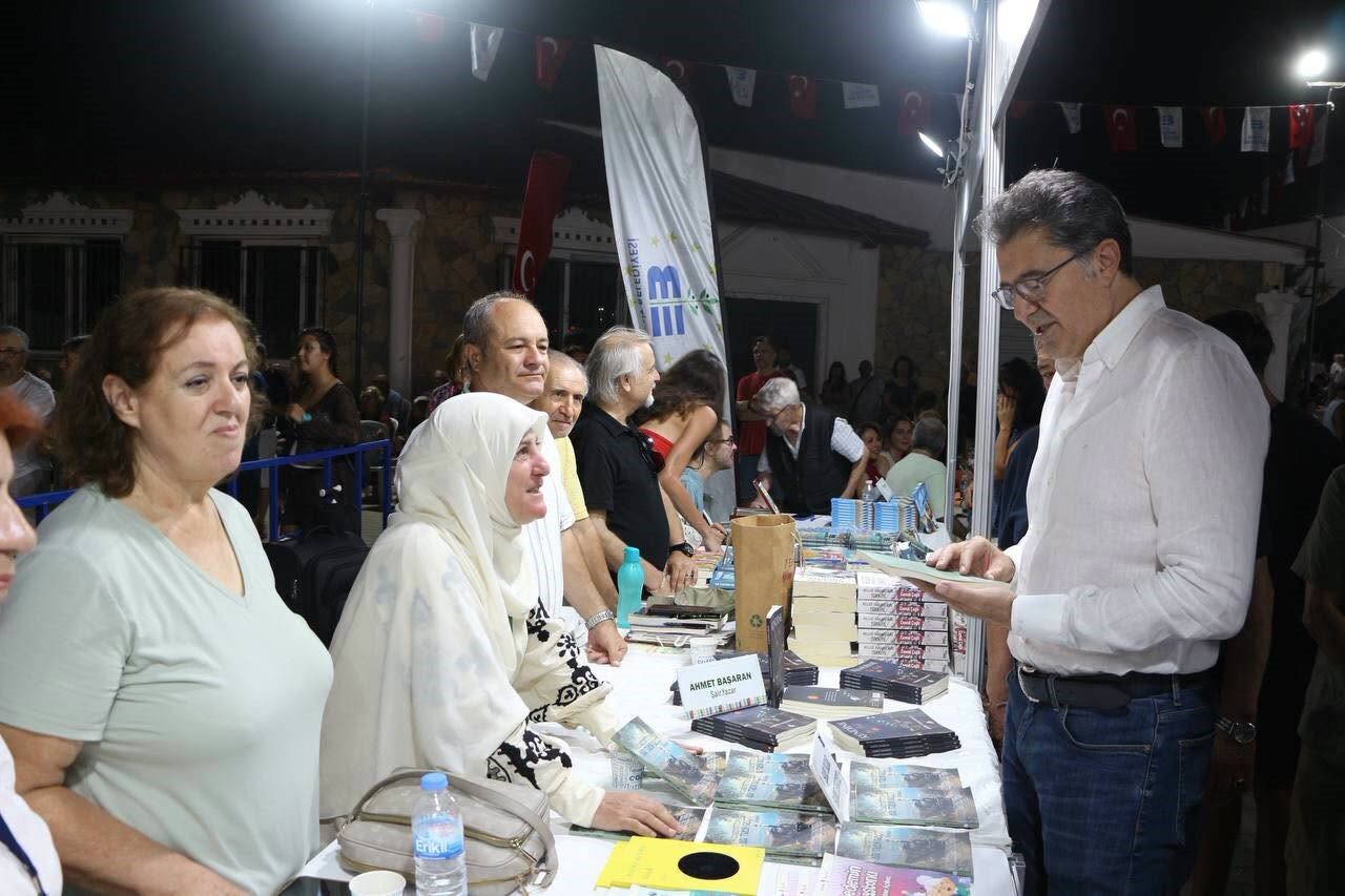 8. Edremit Kitap Fuarı’nda altıncı gün: Kitap, düşünce ve sohbet bir arada 14 Bülten Medya -