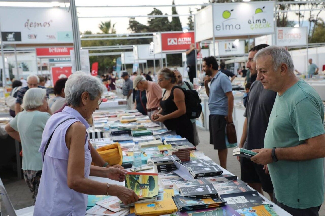 8. Edremit Kitap Fuarı’nda altıncı gün: Kitap, düşünce ve sohbet bir arada 15 Bülten Medya -