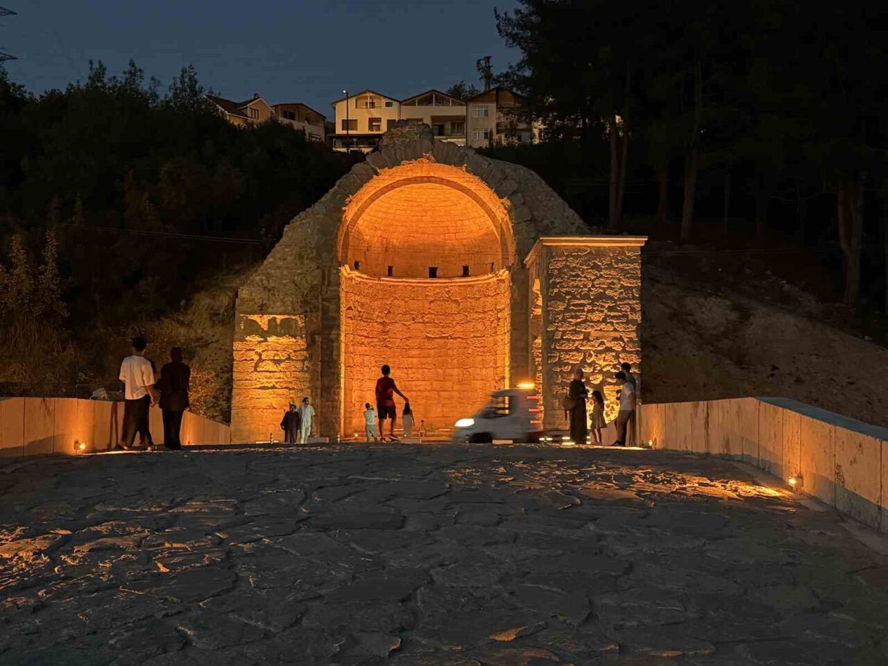Sakarya’da Bizans döneminden günümüze ulaşan bin 500 yıllık Justinianus Köprüsü,