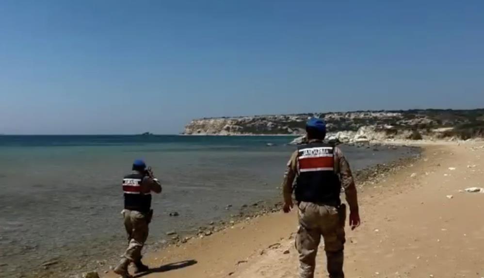 Bursa’dan ailesiyle birlikte Bozcaada’ya gelen 46 yaşındaki Uğur Savaş, zıpkınla